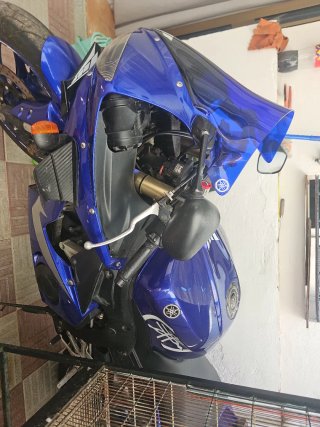 Yamaha R6 2006 Azul y Blanca