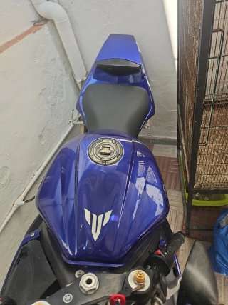 Yamaha R6 2006 Azul y Blanca