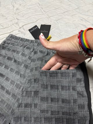 Pantalón cuadros escoceses gris pitillo