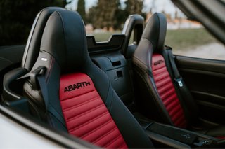 Abarth 124 Spider 2019, 70 Aniversario, Manual