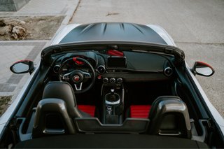 Abarth 124 Spider 2019, 70 Aniversario, Manual