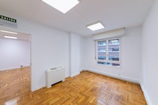 Oficina en venta en Ermitagaña - Mendebaldea en Pamplona
