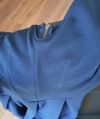 Vestido azul marino con vuelo