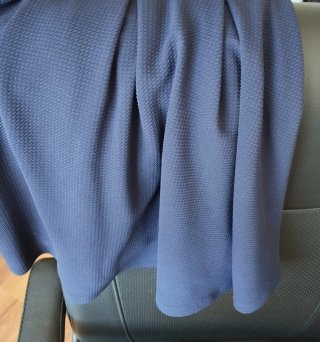 Vestido azul marino con vuelo