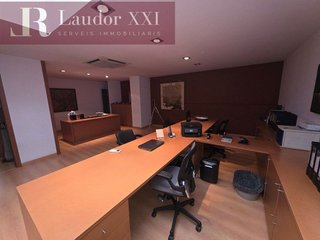 Oficina en alquiler en Gràcia en Sabadell
