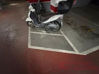 Garaje en venta en Eixample Nord – La Devesa en Girona