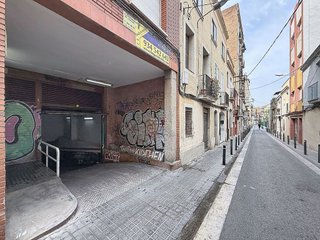Garaje en alquiler en Sants en Barcelona