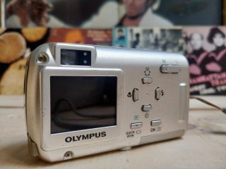 Olympus Stylus 300 Cámara Digital Plata