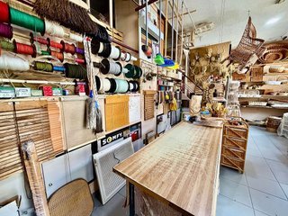 Local comercial en alquiler en Valdeacederas en Madrid