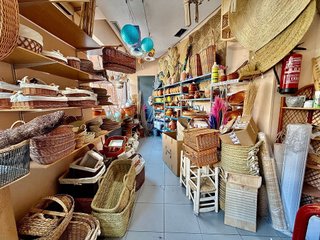 Local comercial en alquiler en Valdeacederas en Madrid