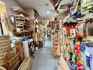 Local comercial en alquiler en Valdeacederas en Madrid