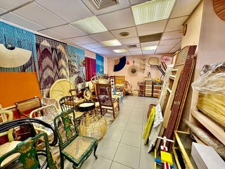 Local comercial en alquiler en Valdeacederas en Madrid