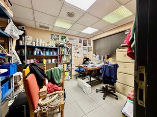 Local comercial en alquiler en Valdeacederas en Madrid
