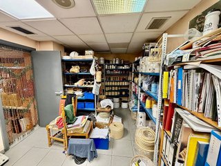 Local comercial en alquiler en Valdeacederas en Madrid