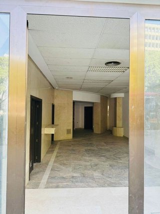 Local comercial en alquiler en La Buhaira en Sevilla