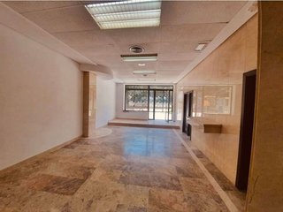 Local comercial en alquiler en La Buhaira en Sevilla
