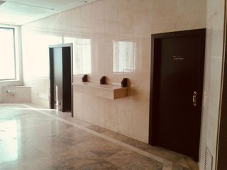 Local comercial en alquiler en La Buhaira en Sevilla