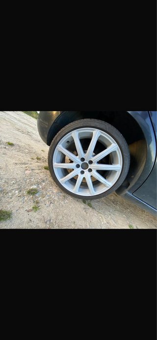 Llantas de aleación plateadas