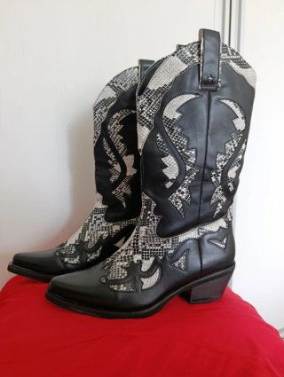 Botas cowboy piel serpiente talla 40