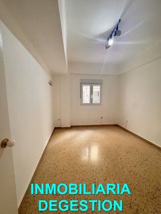 Piso en alquiler en Linarejos en Linares