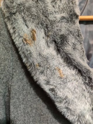 Abrigo largo mujer gris con cuello de pelo