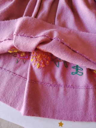 Traje regional niña bordado