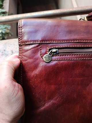 Maletín de piel marrón MARCA FERRAT