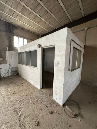 Nave industrial en venta en El Valle en Lucena