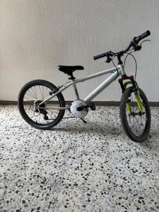Bicicleta infantil Btwin Gris y Verde