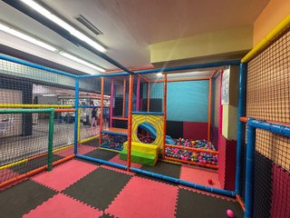 Local comercial en alquiler en Canillas en Madrid