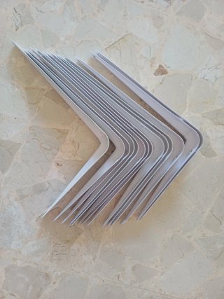 Soportes de ángulo metálicos