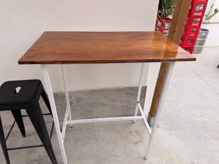 Mesa alta madera y metal 12 unidades restaurante