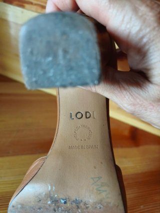 Sandalias Lodi Marrón y Dorado