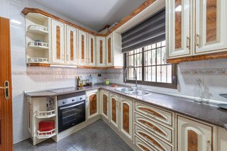Chalet en venta en Iznalloz