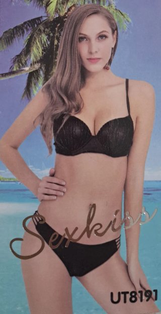 Bikini azul con detalles brillantes