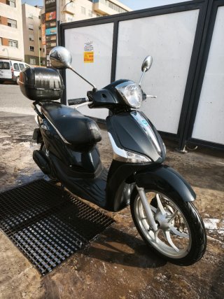 Piaggio Liberty 125 Negra Casi Nueva