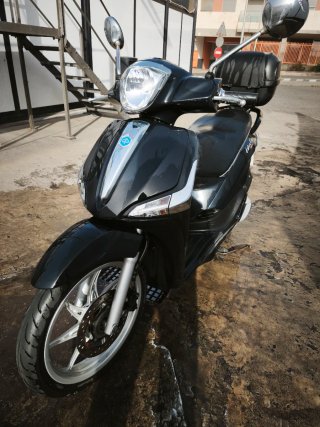 Piaggio Liberty 125 Negra Casi Nueva