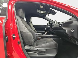 Lexus UX 2.0 300h UX Plus