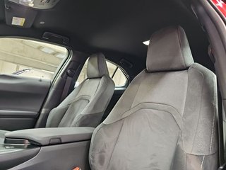 Lexus UX 2.0 300h UX Plus