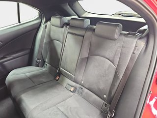 Lexus UX 2.0 300h UX Plus