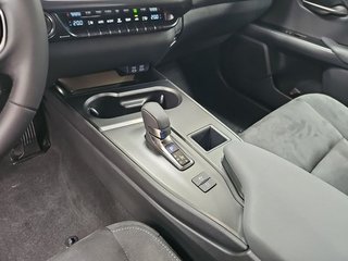 Lexus UX 2.0 300h UX Plus