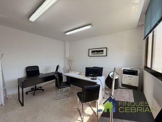 Oficina en alquiler en Centre en Alella