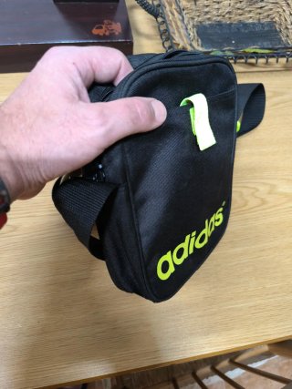 Bandolera Adidas Negra y Verde