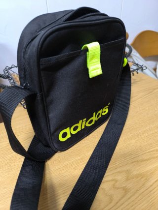 Bandolera Adidas Negra y Verde