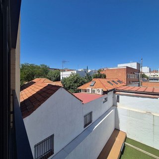 Piso en alquiler en Bellas Vistas en Madrid