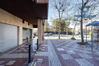 Local comercial en venta en Cervantes en Granada