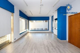 Local comercial en venta en Cervantes en Granada