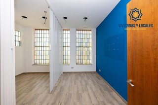 Local comercial en venta en Cervantes en Granada
