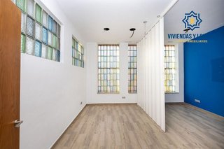 Local comercial en venta en Cervantes en Granada