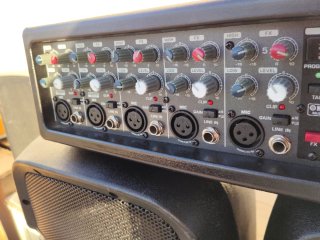 Pareja de altavoces autoamplificados 550W